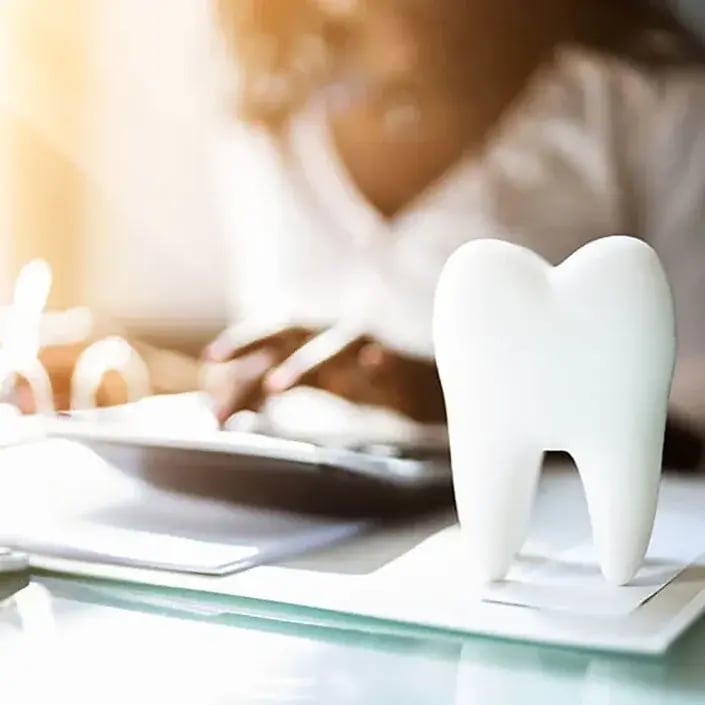 dentists-desk-705x705